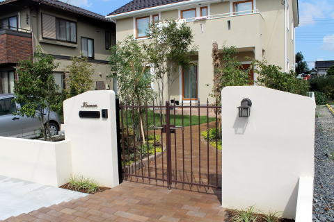 白岡市　塗壁　外構